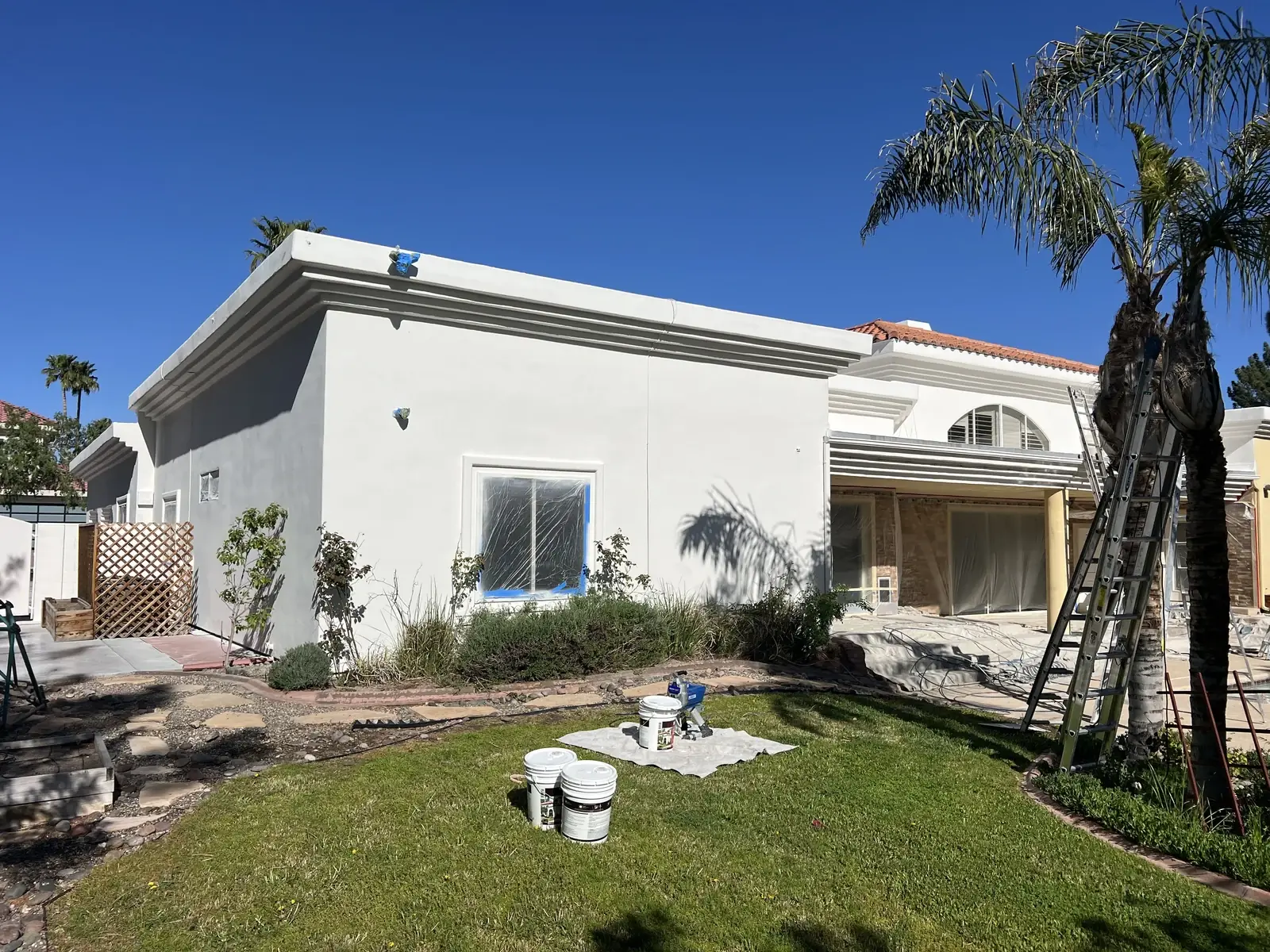 Signs It Is Time to Repaint Your Home Exterior